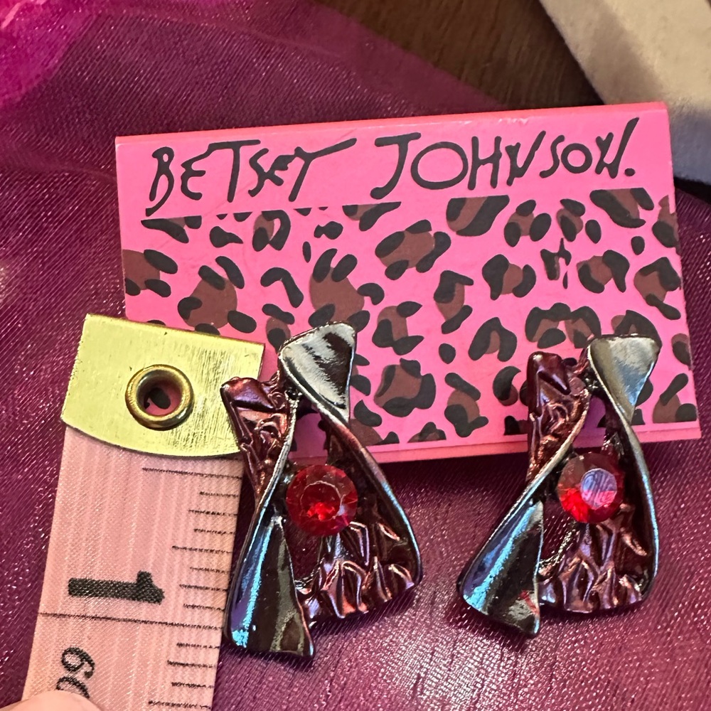 Betsey Johnson Red Rhinestone‎ Earrings NWT - Picture 2 of 3